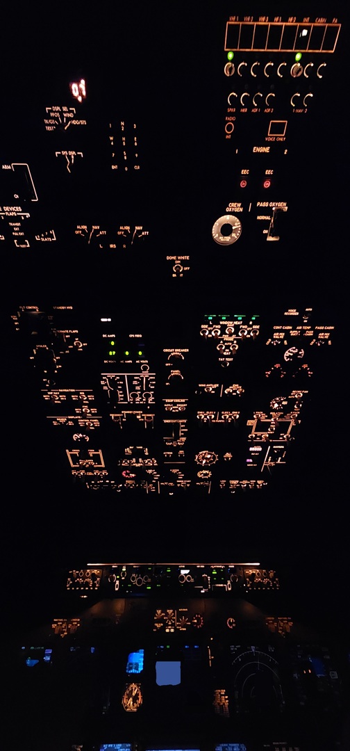 737 Cockpit